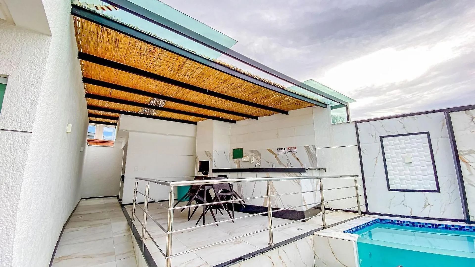 Casa Com 4 Quartos Em Condominio Com Piscina E Area Gourmet Proximo A Praia De Taperapua Porto Seguro 0*,  Brasil