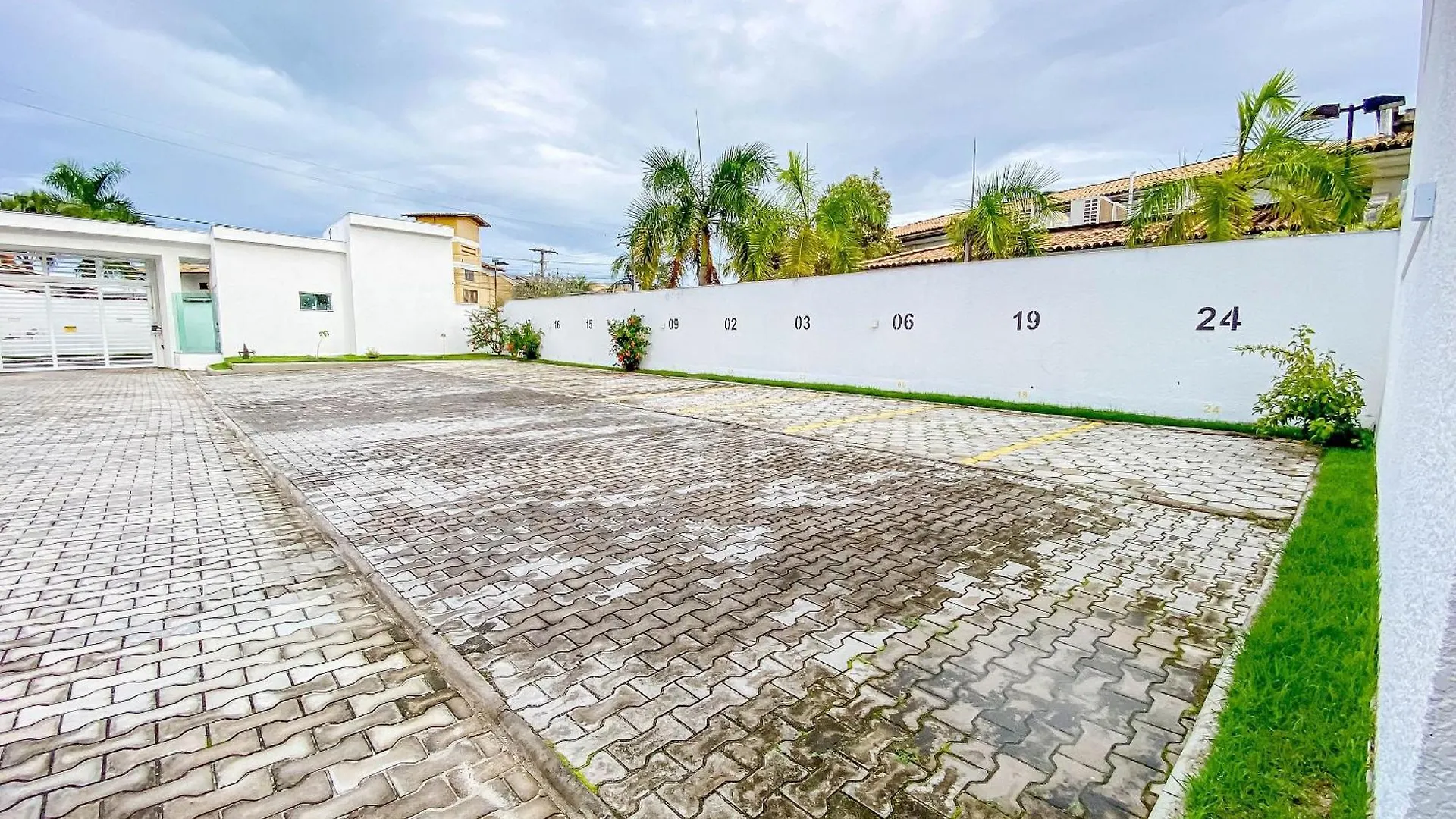 Casa Com 4 Quartos Em Condominio Com Piscina E Area Gourmet Proximo A Praia De Taperapua Porto Seguro